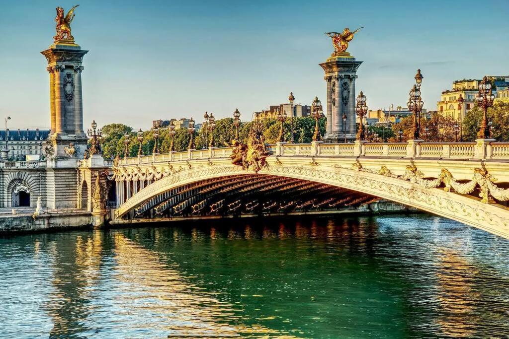 Iconic Location Only 500 Meters To The Louvre Apartment Париж Екстериор снимка